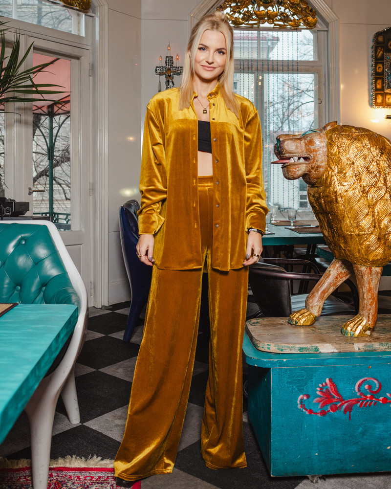 UNISEX BOYFRIEND SHIRT VELVET MUSTARD